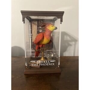 HARRY POTTER MAGICAL CREATURES '' FAWKES THE PHOENIX '' IN CASE DISPLAY ONLY